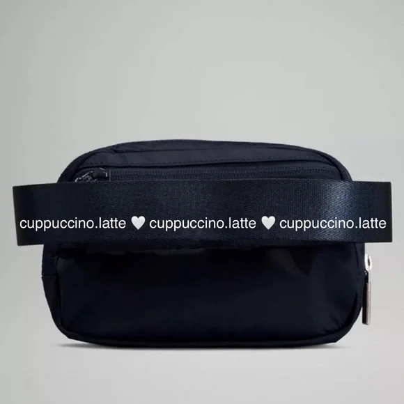 💙NWT💙Lululemon Athletica Everywhere Belt Bag in True Navy - Extended Strap